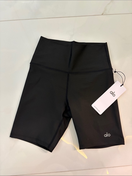 ALO Yoga Pants - ALO Yoga Black High-Rise Athletic Bike Shorts
